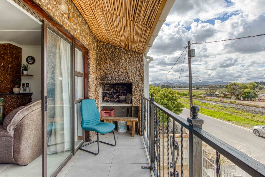 10 Bedroom Property for Sale in Croydon Western Cape